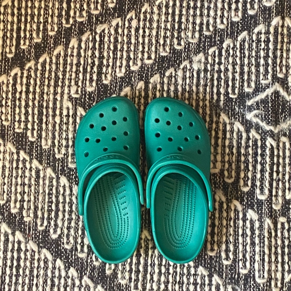 CROCS